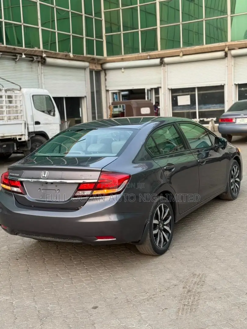Honda Civic EX-L w/Navigation 4dr Sedan (1.8L 4cyl CVT) 2015 Gray