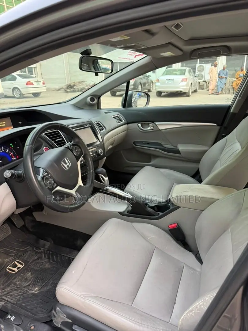 Honda Civic EX-L w/Navigation 4dr Sedan (1.8L 4cyl CVT) 2015 Gray