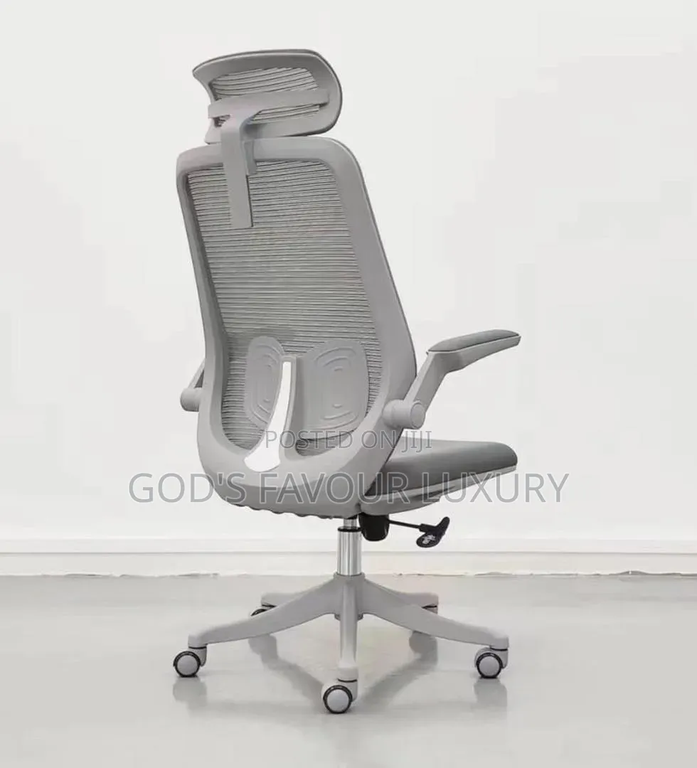 Modern Swivel Mesh Chair.