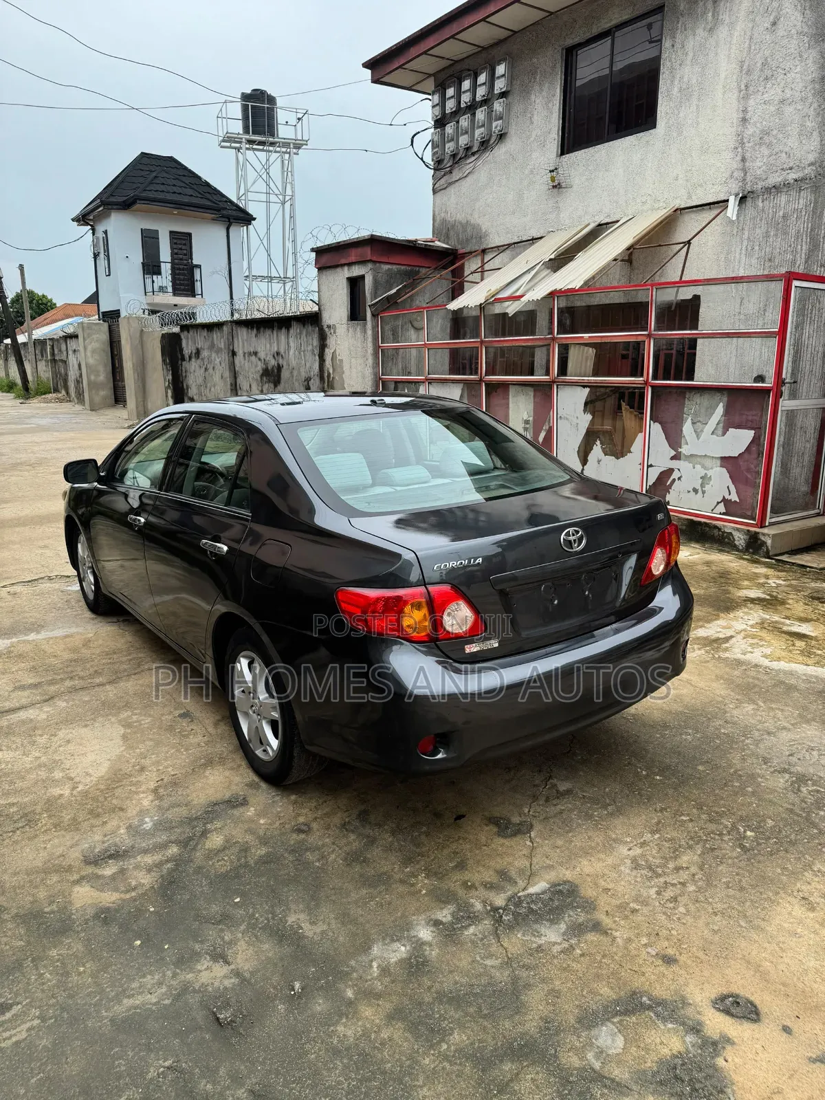 Toyota Corolla Base 4dr Sedan (1.8L 4cyl 5M) 2010 Black