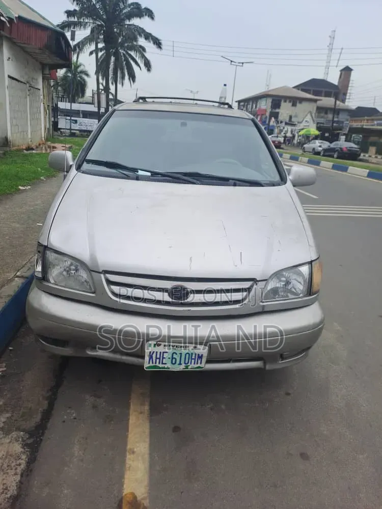 Toyota Sienna 2002 Silver