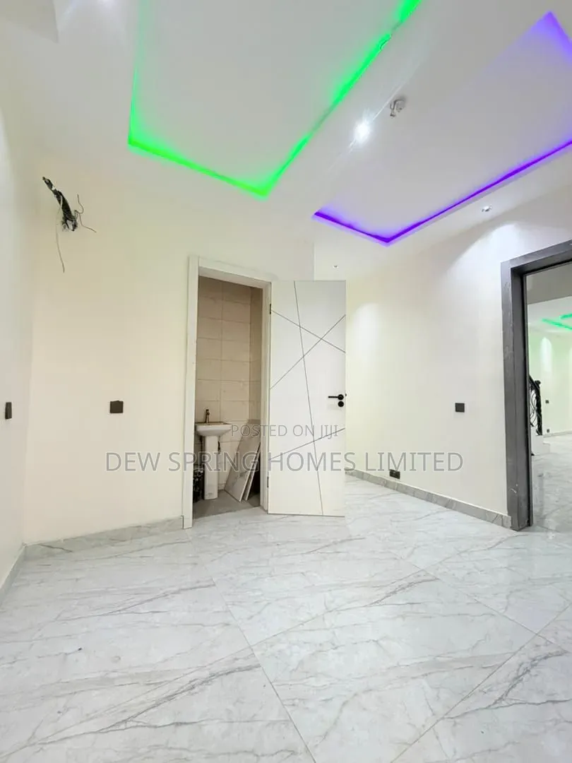 4bdrm Duplex in Gra for sale