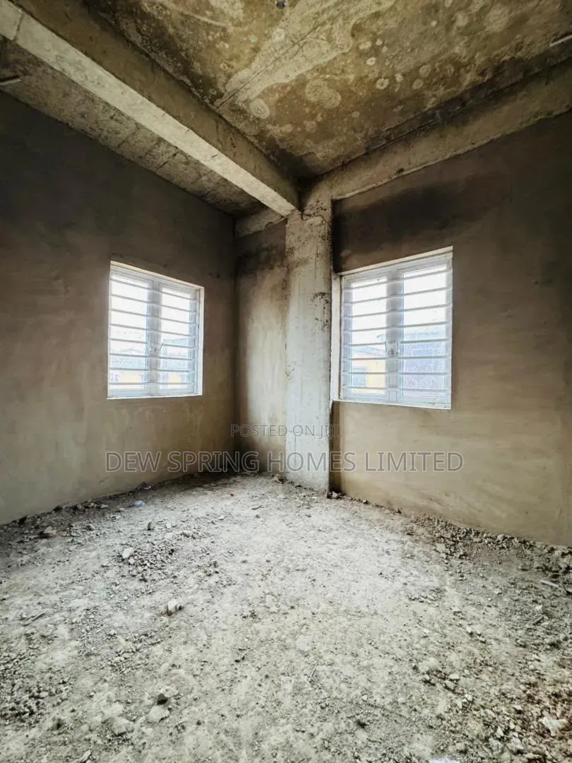3bdrm Apartment in Ilupeju, Town Planning Way for sale