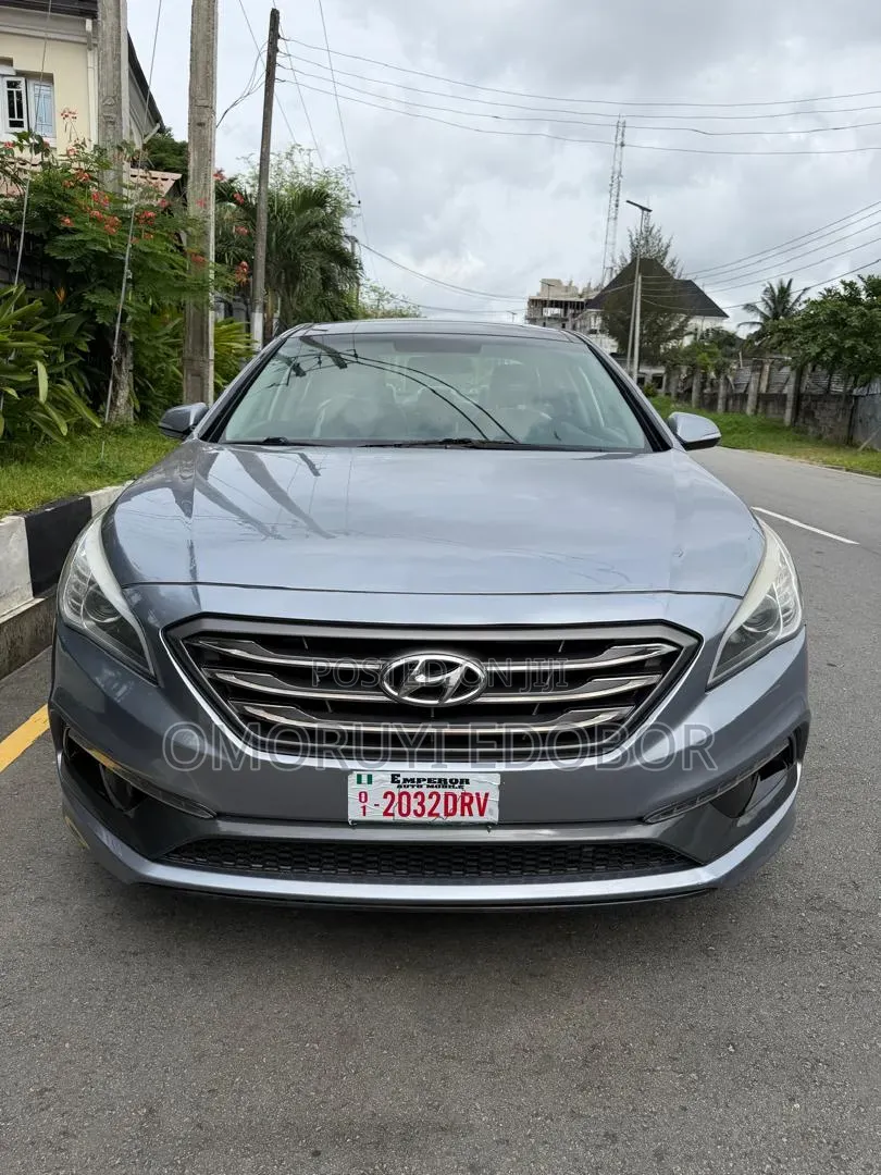Hyundai Sonata Sport 4dr Sedan (2.4L 4cyl 6A) 2015 Silver