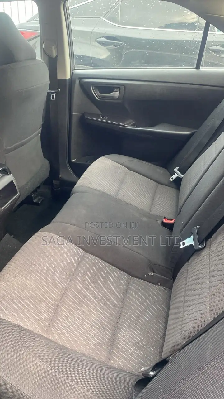 Toyota Camry LE 4dr Sedan (2.5L 4cyl 6A) 2017 Beige