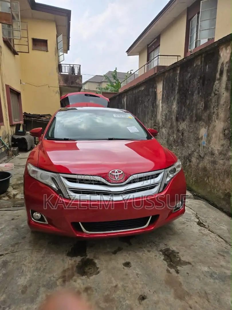 Toyota Venza XLE AWD V6 2013 Red