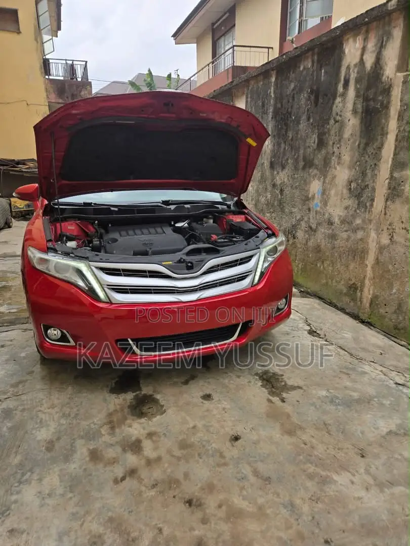 Toyota Venza XLE AWD V6 2013 Red