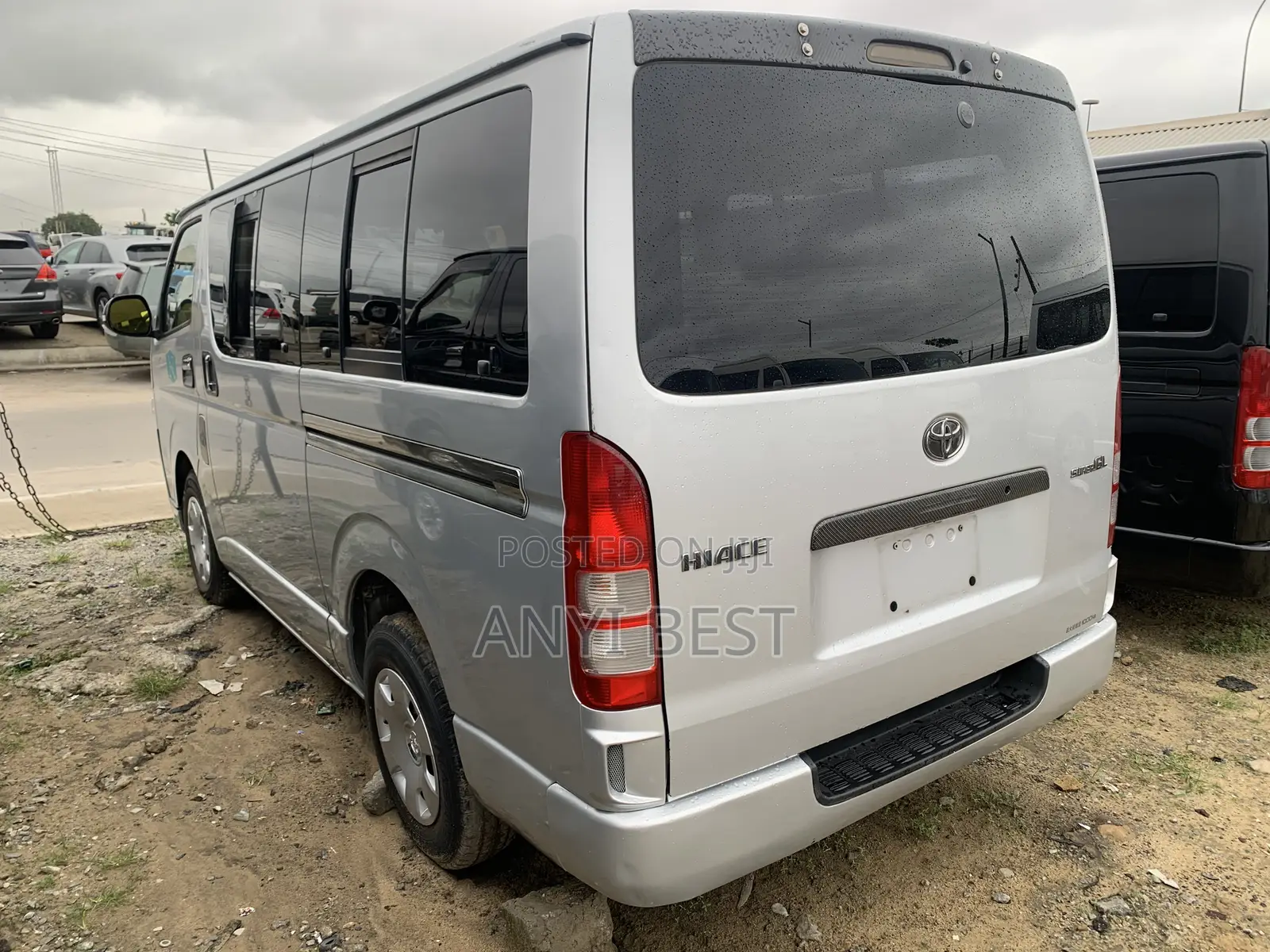 Toyota HiAce 2010 Silver