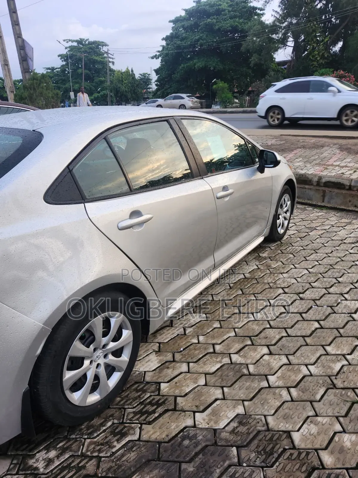 Toyota Corolla LE 2021 Silver