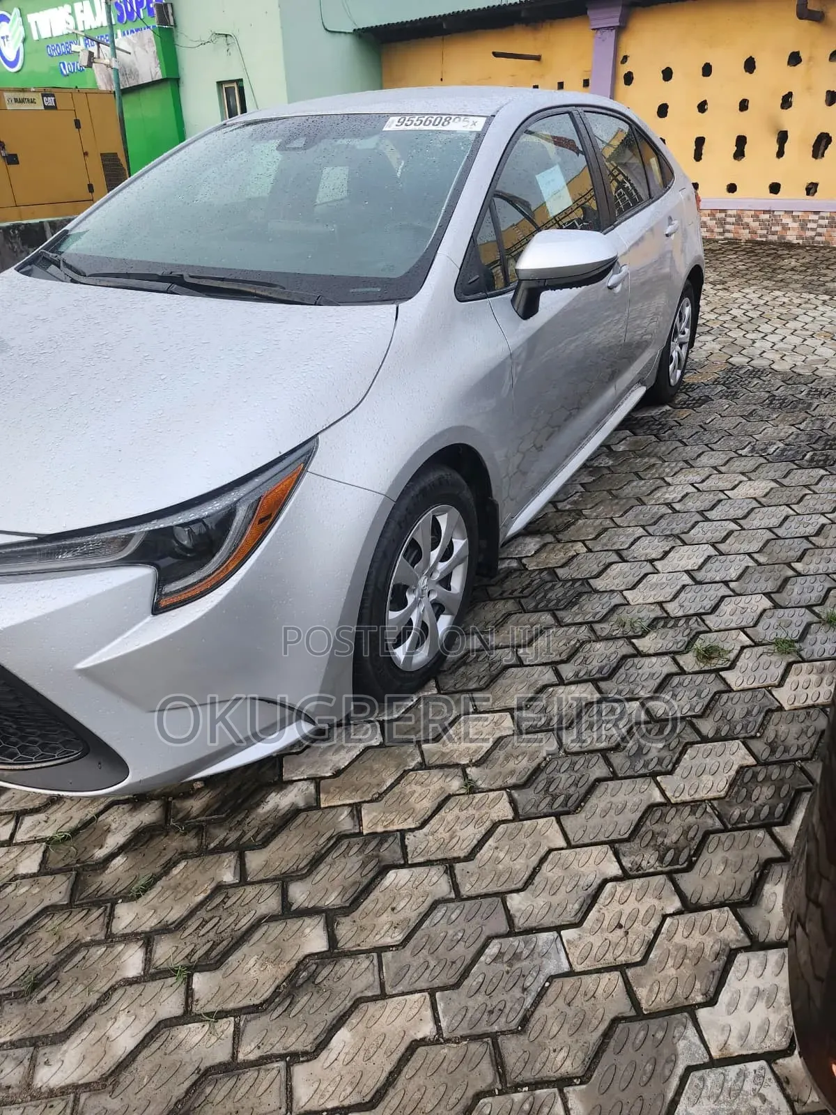 Toyota Corolla LE 2021 Silver