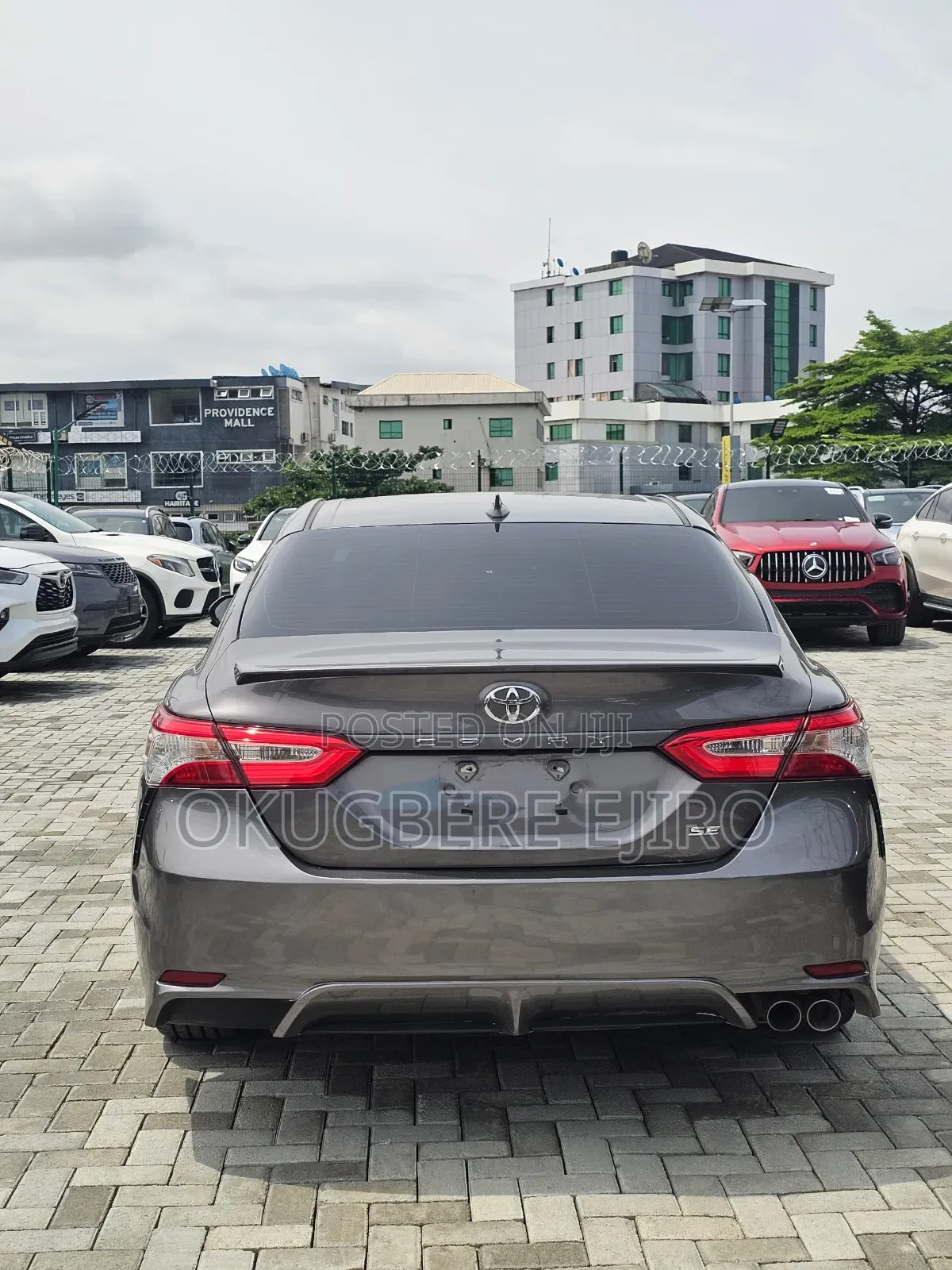 Toyota Camry SE FWD 2020 Gray