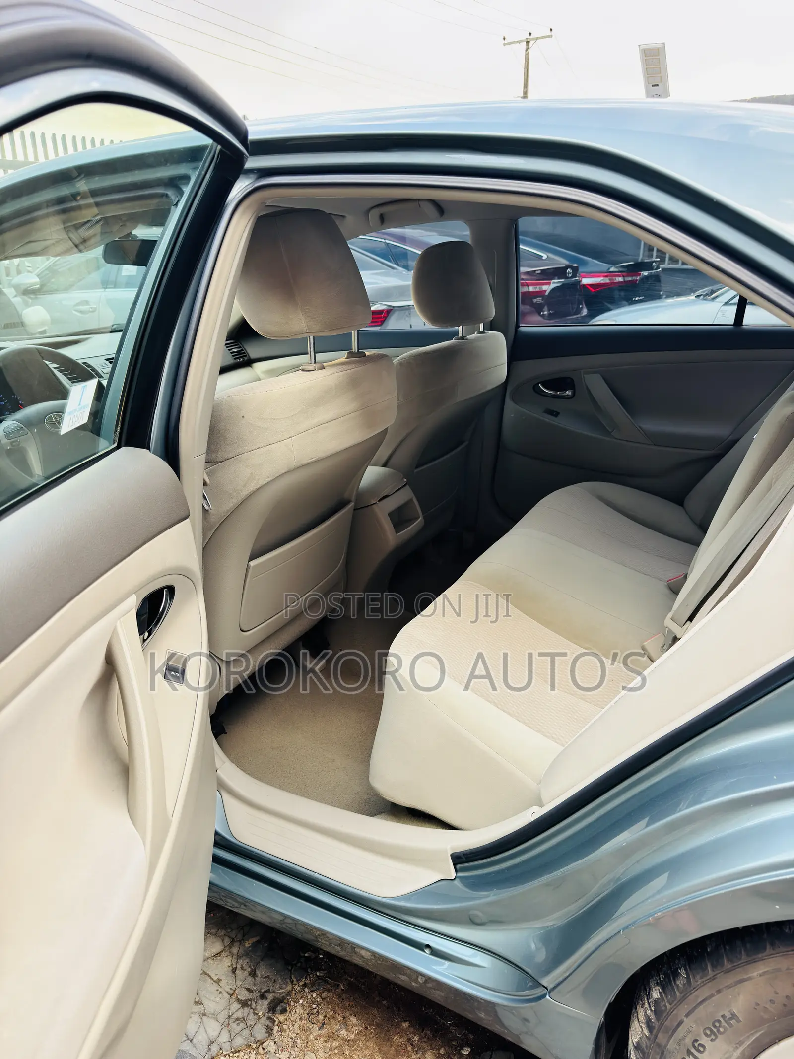 Toyota Camry LE 4dr Sedan (2.5L 4cyl 6A) 2011 Green