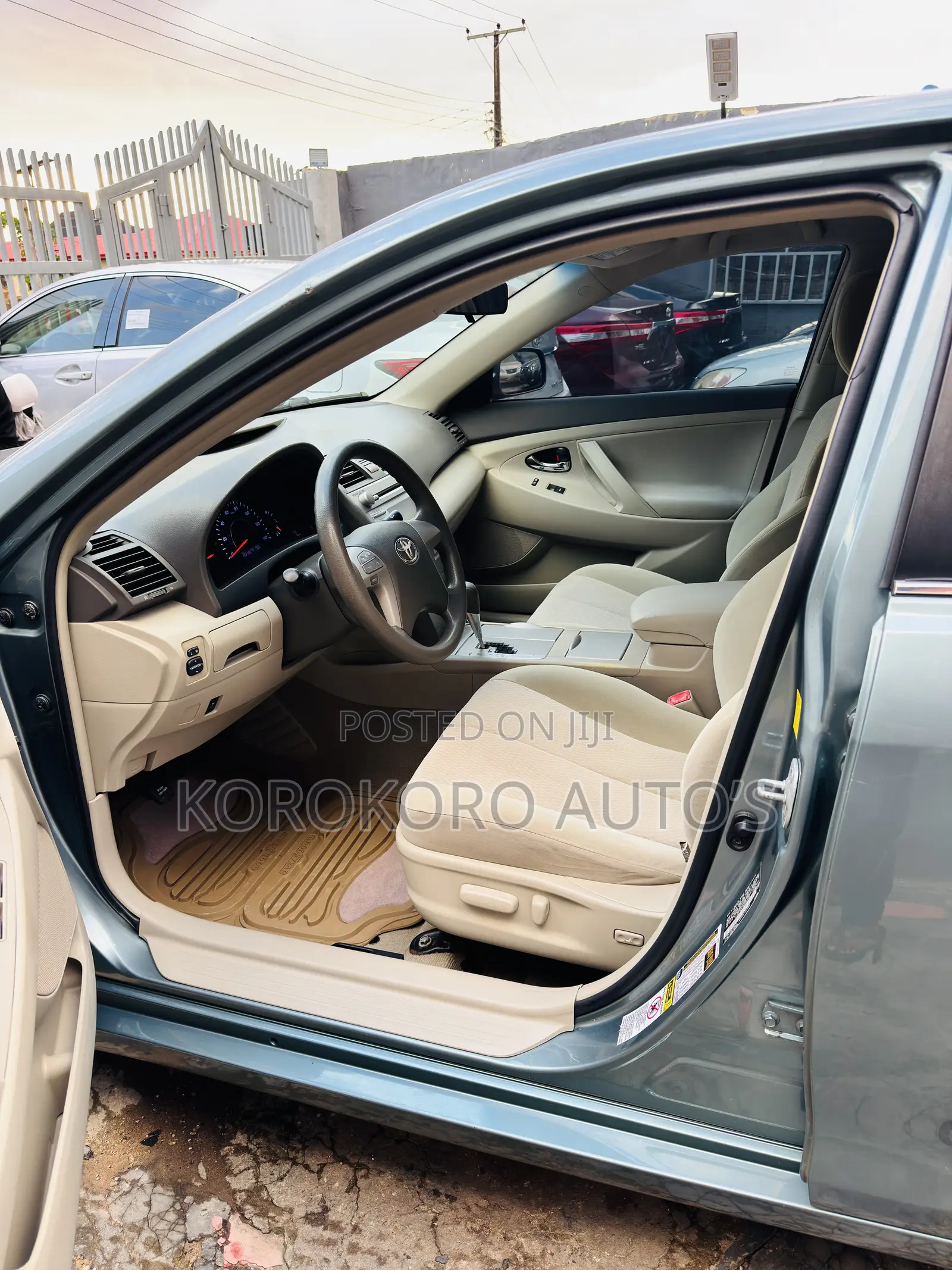 Toyota Camry LE 4dr Sedan (2.5L 4cyl 6A) 2011 Green