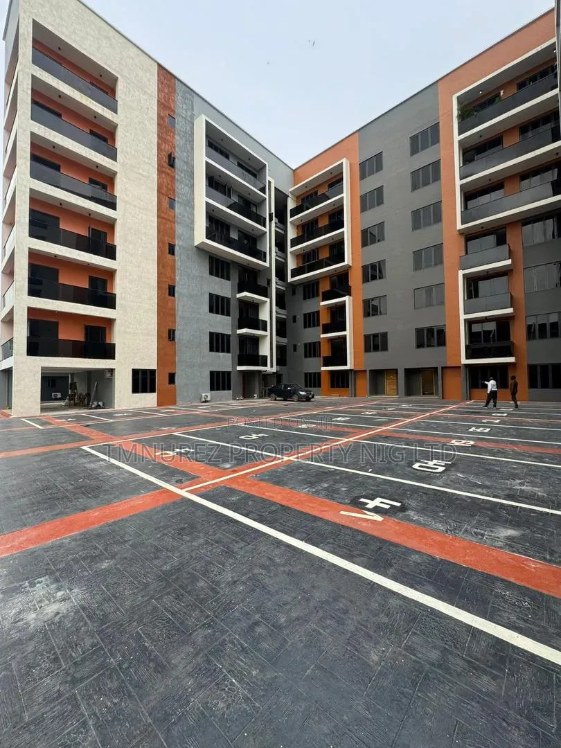 3bdrm Apartment in Lekki Phase 1 for rent