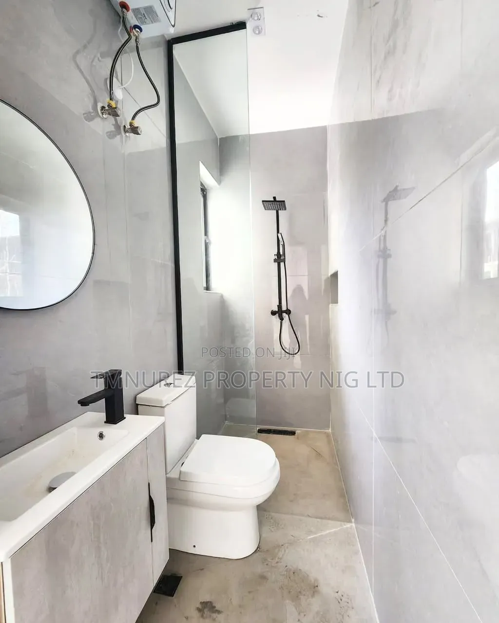 2bdrm Apartment in Lekki Phase 1 for rent