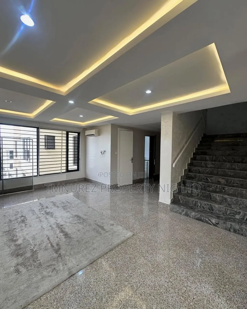 4bdrm Maisonette in Lekki Phase 1 for rent