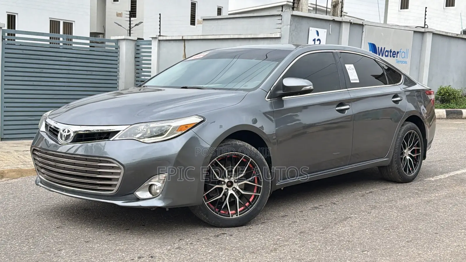 Toyota Avalon Limited 4dr Sedan (3.5L 6cyl 6A) 2014 Gray