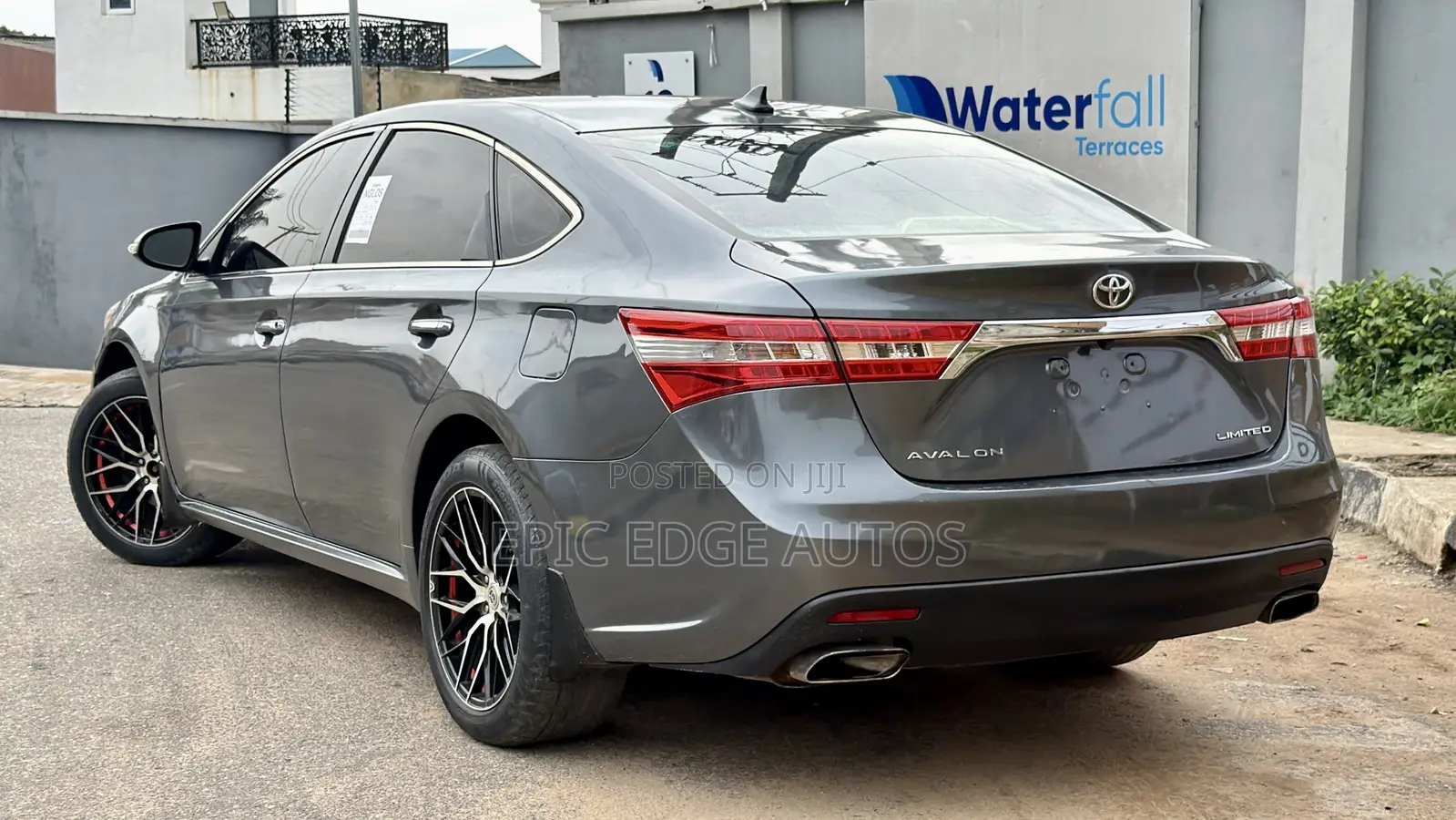 Toyota Avalon Limited 4dr Sedan (3.5L 6cyl 6A) 2014 Gray