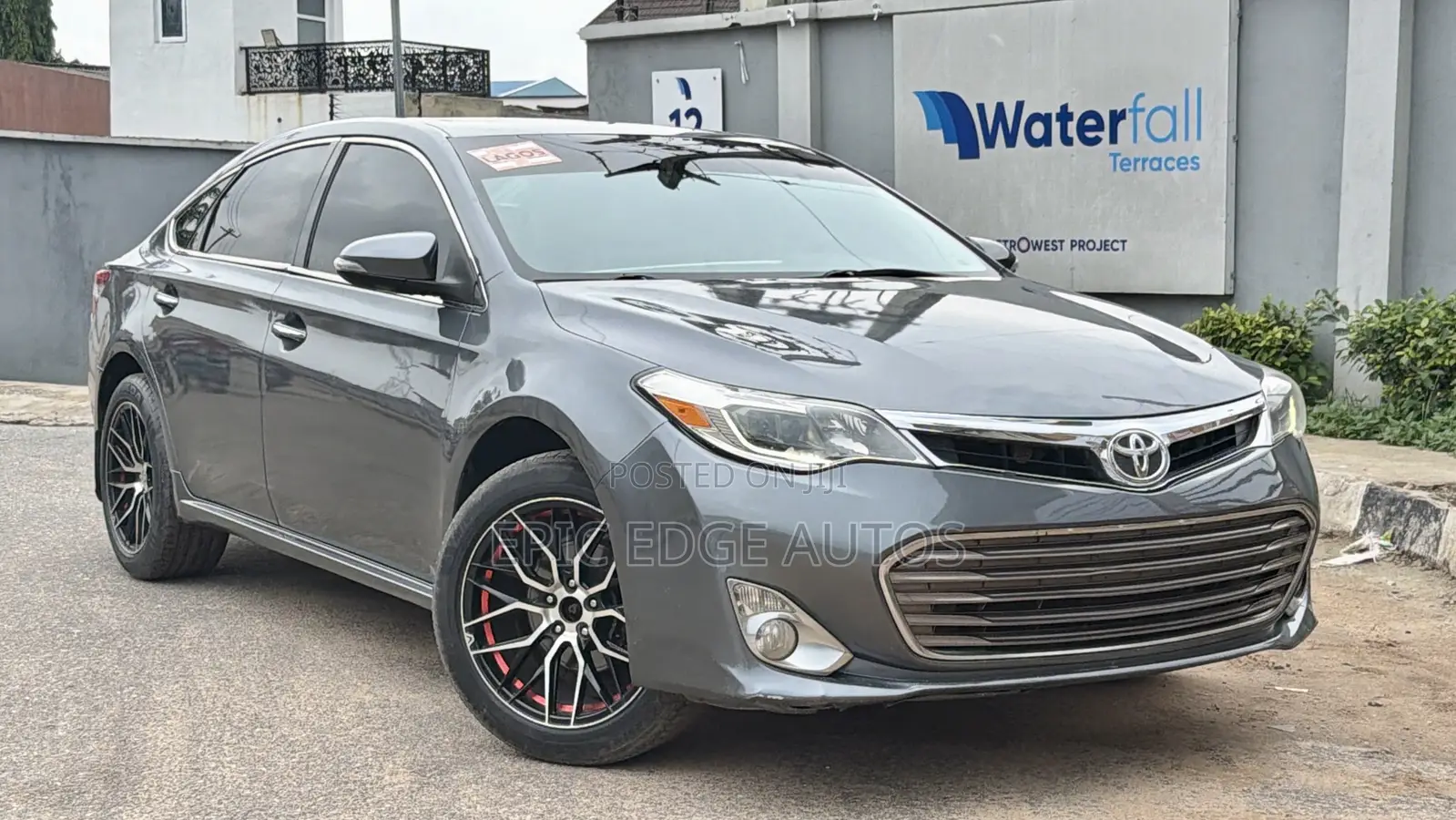 Toyota Avalon Limited 4dr Sedan (3.5L 6cyl 6A) 2014 Gray