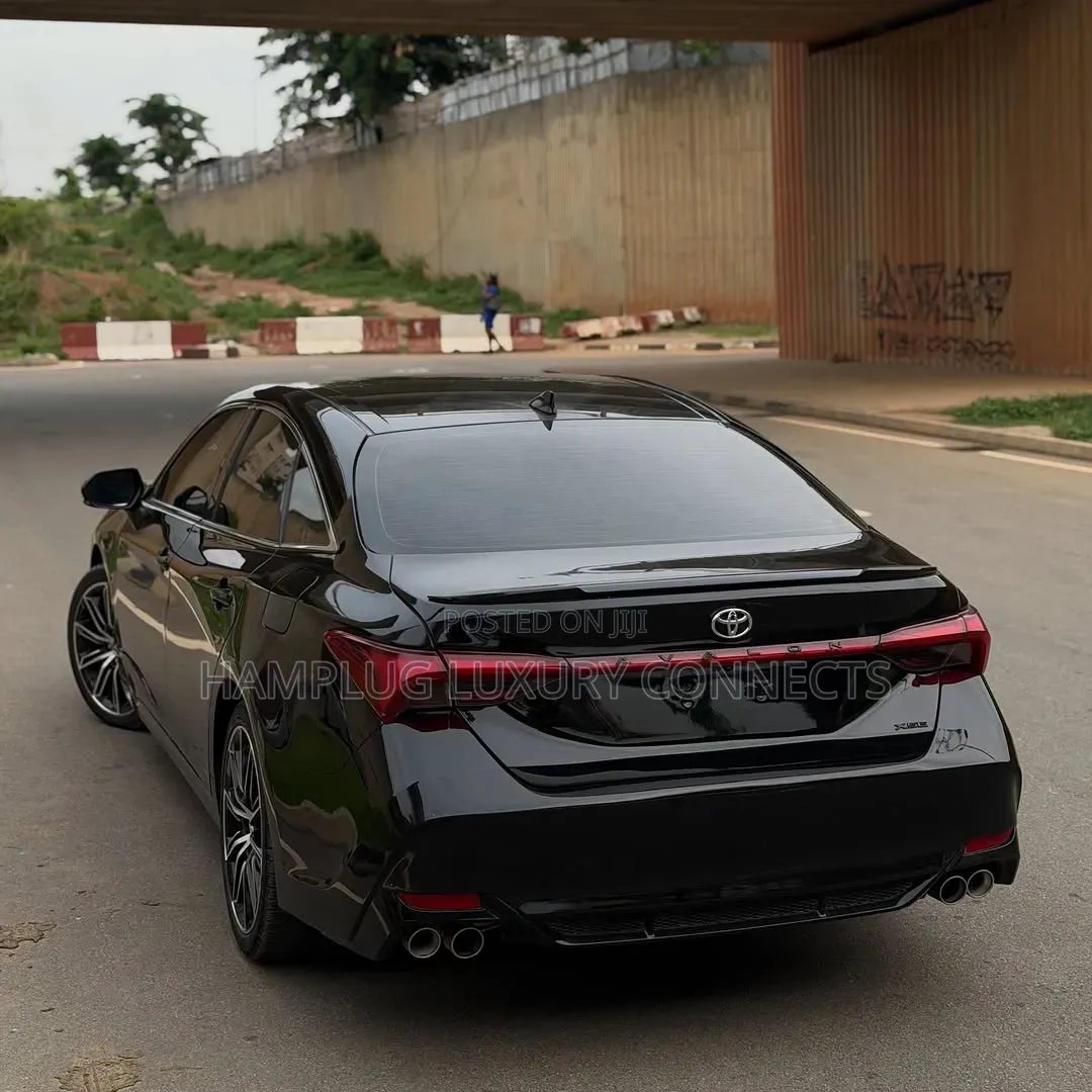 Toyota Avalon 2019 Black