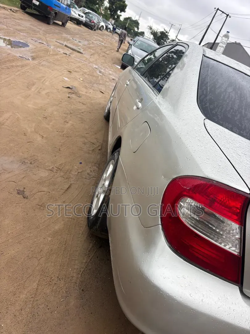 Toyota Camry 2004 Gold