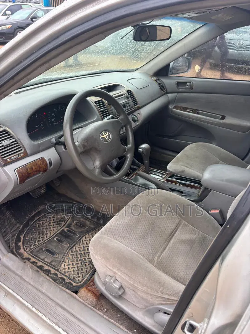 Toyota Camry 2004 Gold