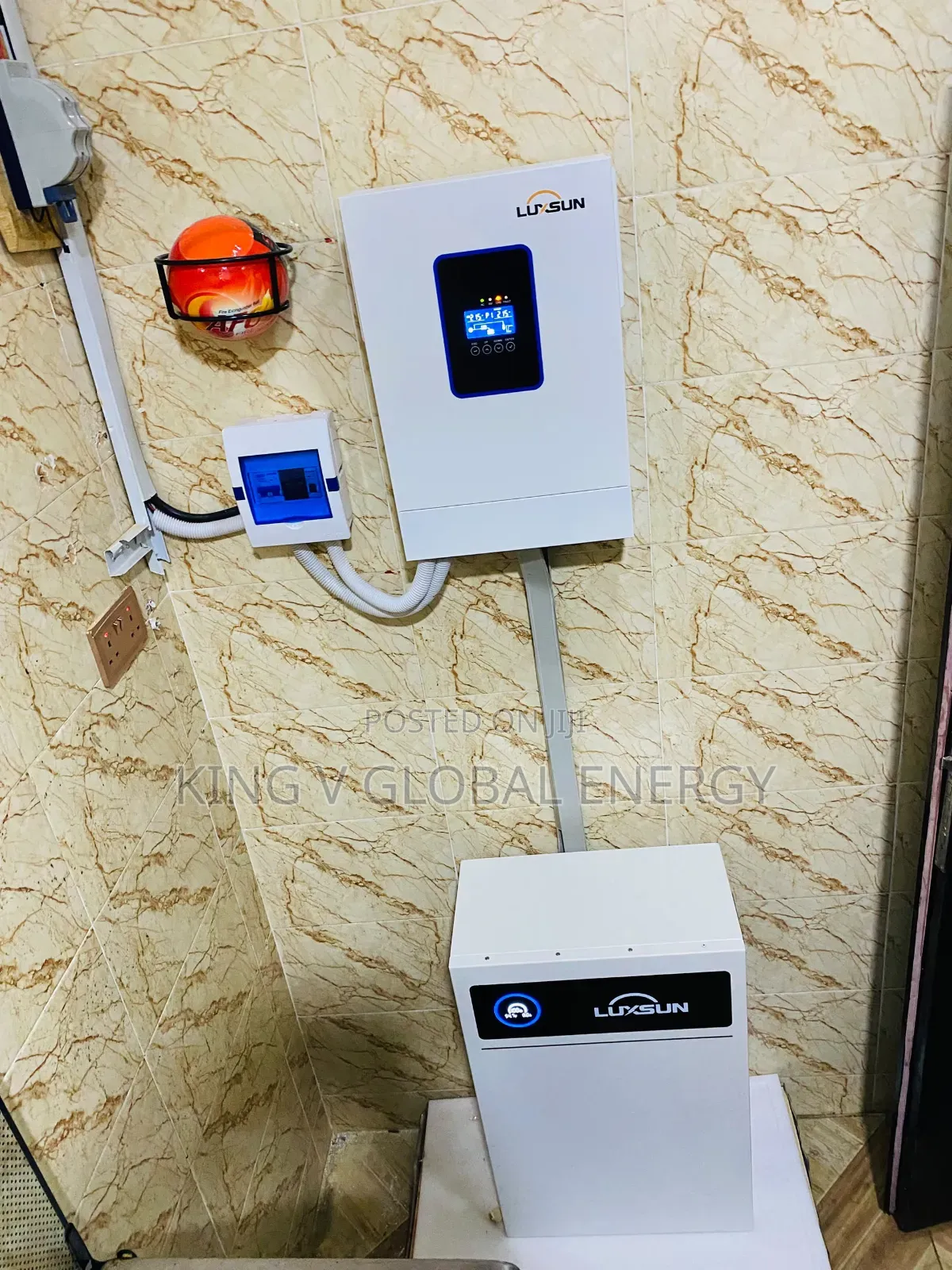 Luxsun 6.2kva/48v Hybrid Inverter+10kwh/48v Lithium Iron Battery