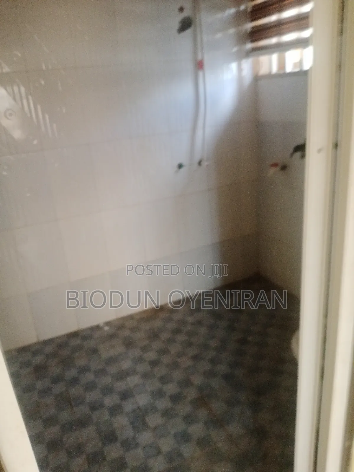3bdrm Block of Flats in Adelabu for sale