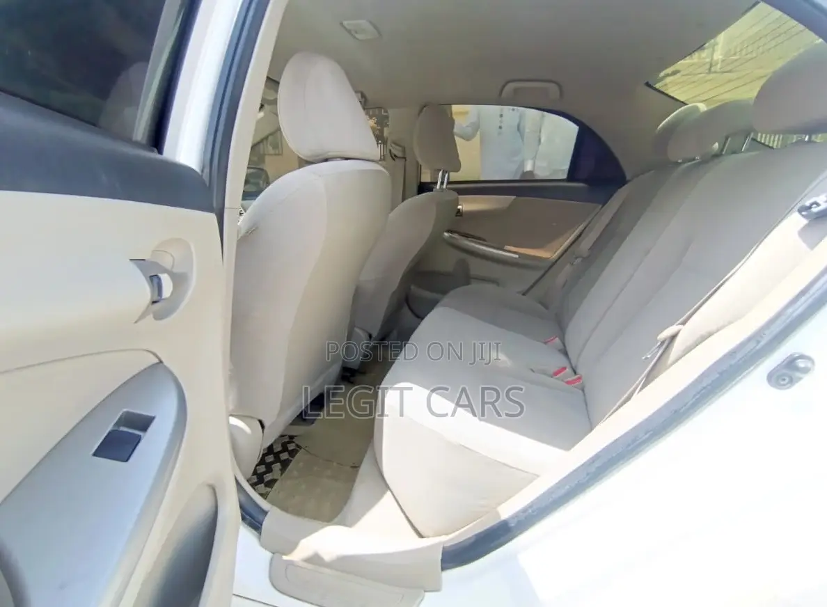 Toyota Corolla 2012 White