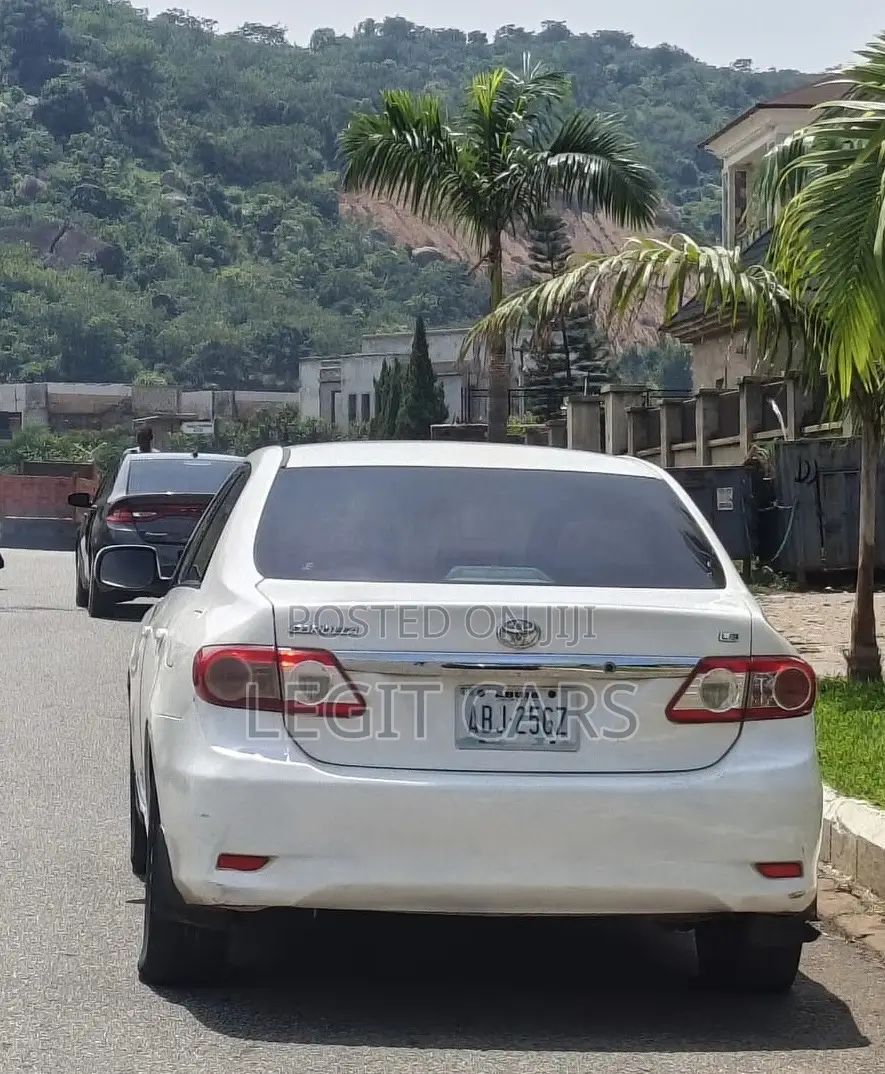 Toyota Corolla 2012 White