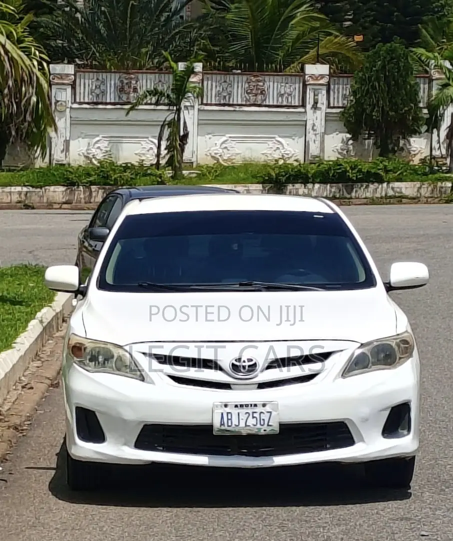 Toyota Corolla 2012 White