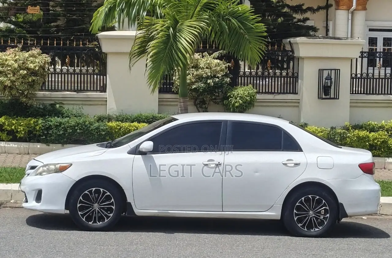 Toyota Corolla 2012 White