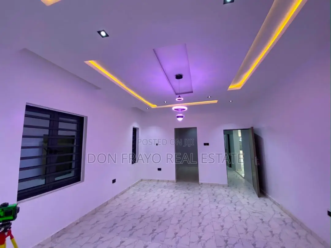 3bdrm Bungalow in Temidire Estate, Ologuneru for sale