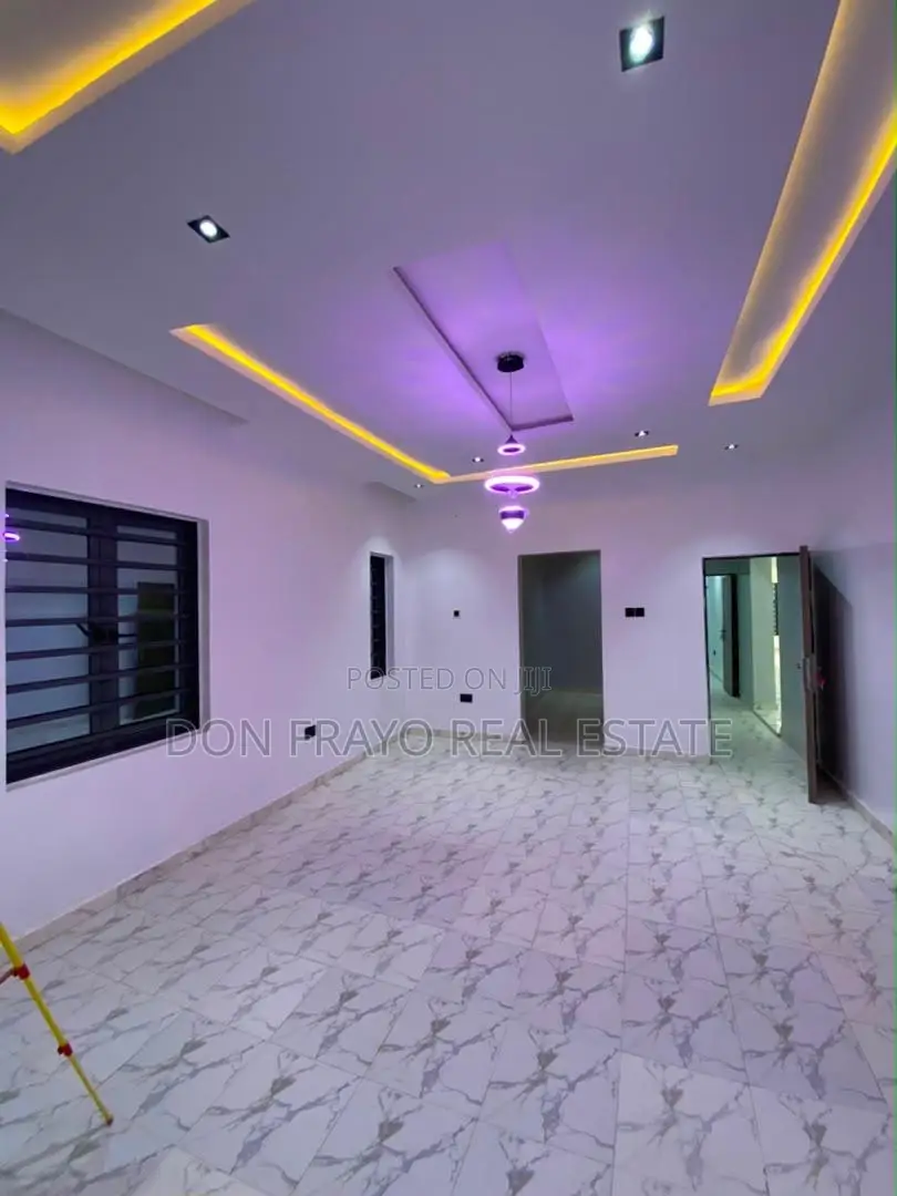 3bdrm Bungalow in Temidire Estate, Ologuneru for sale