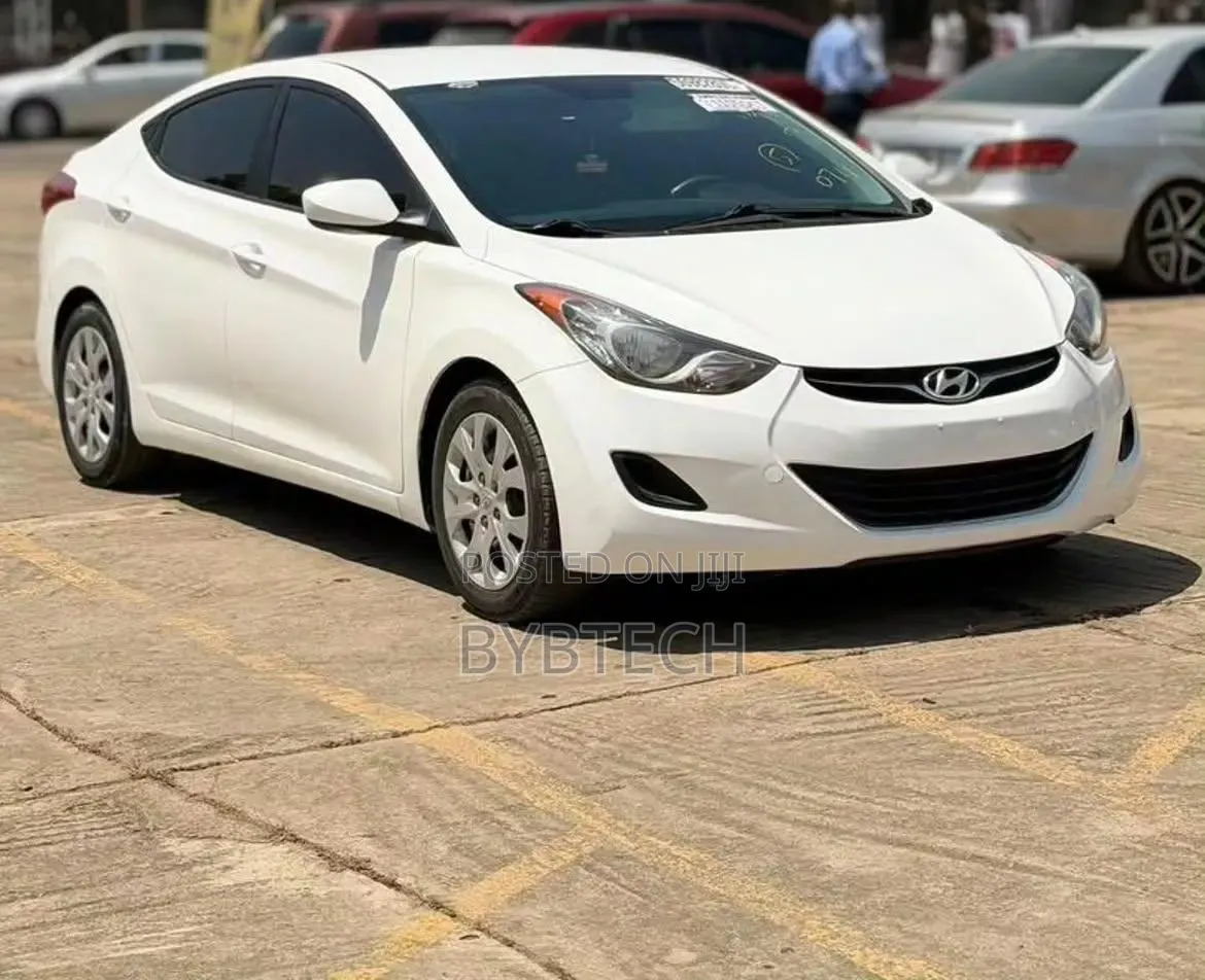 Hyundai Elantra 2013 White