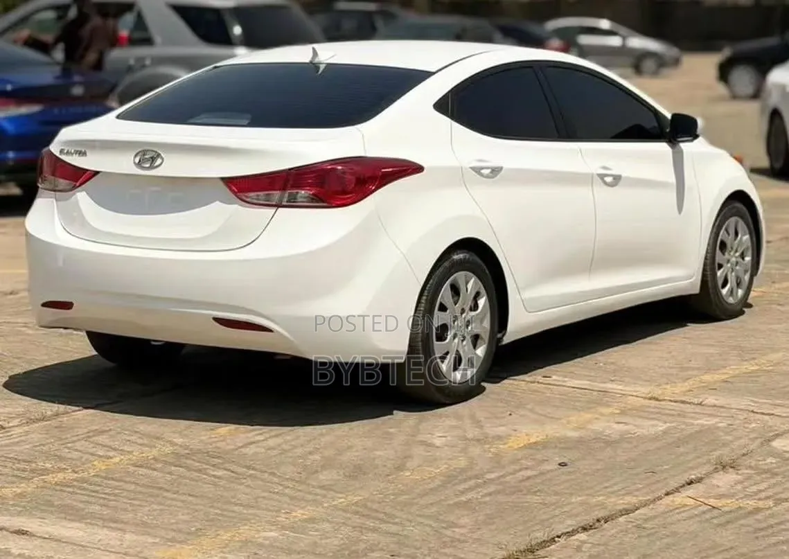 Hyundai Elantra 2013 White