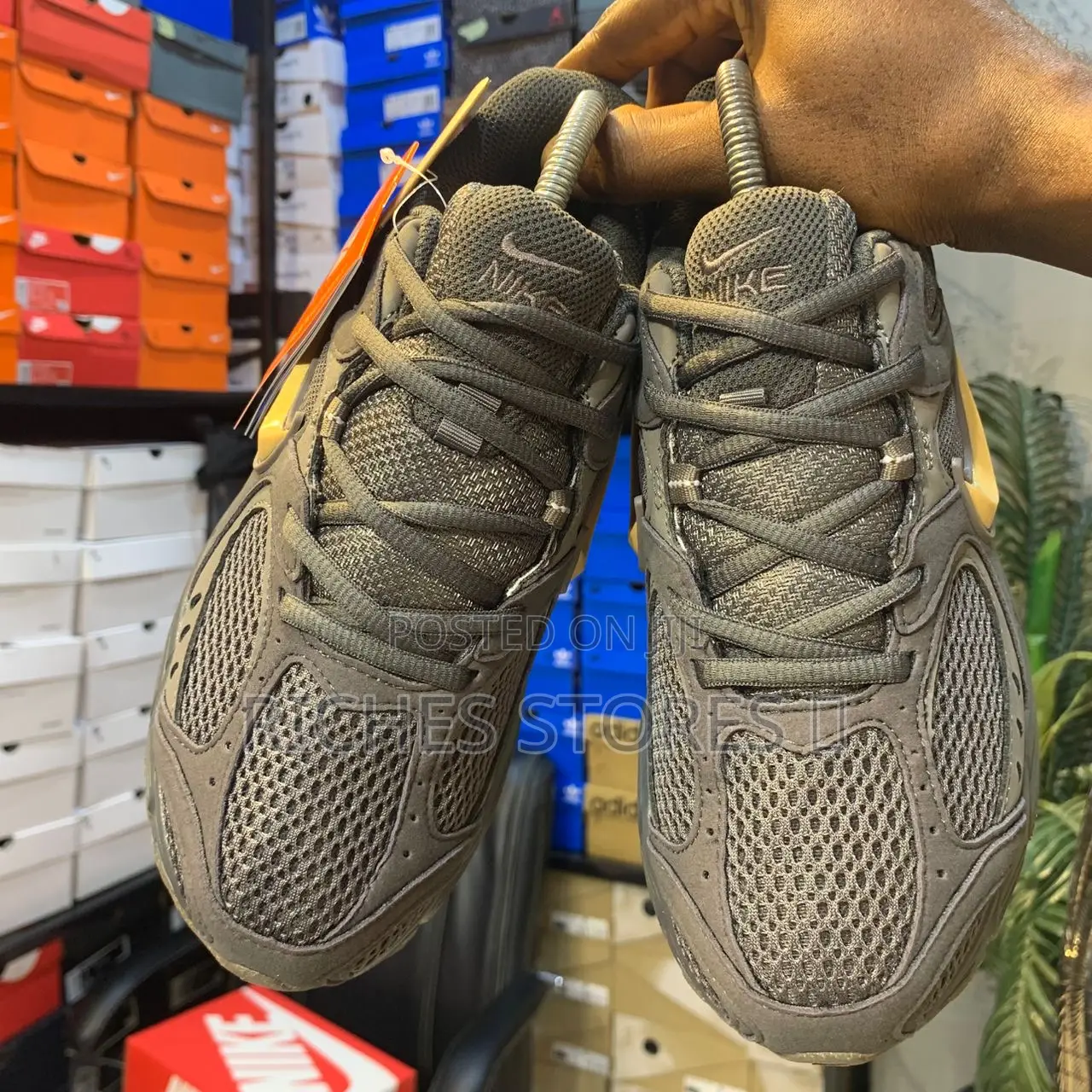 Nike V5 RNR Khaki Dark Grey Colorway Sneakers