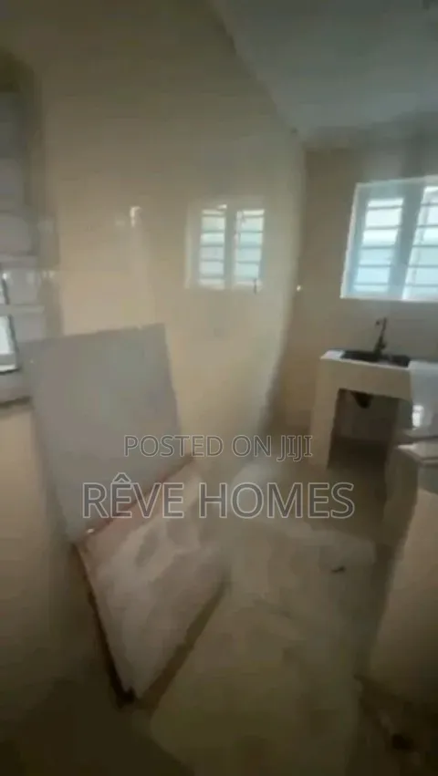 Furnished Mini Flat in Soluyi for rent