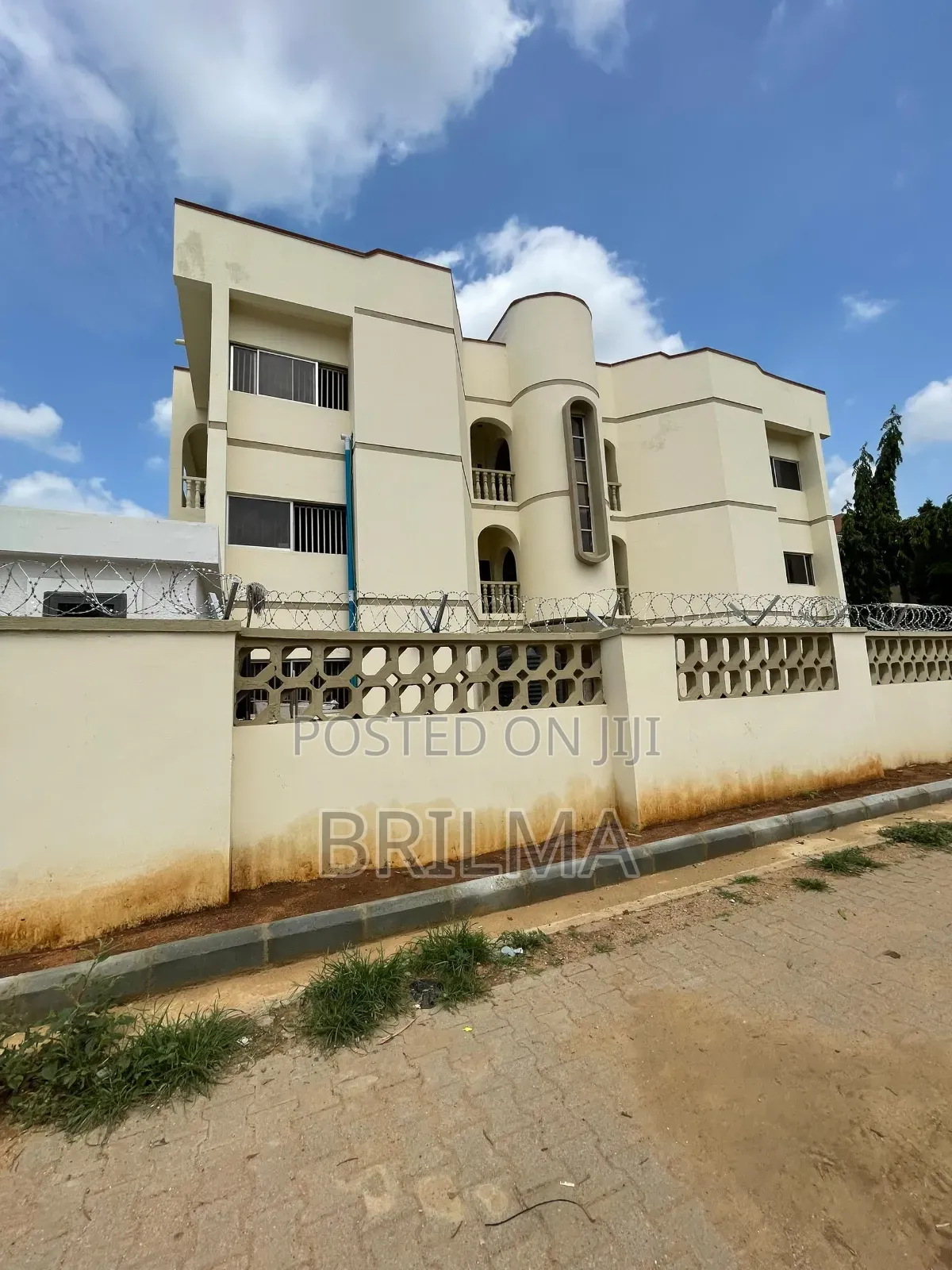 3bdrm Apartment in Wuse 2 for rent