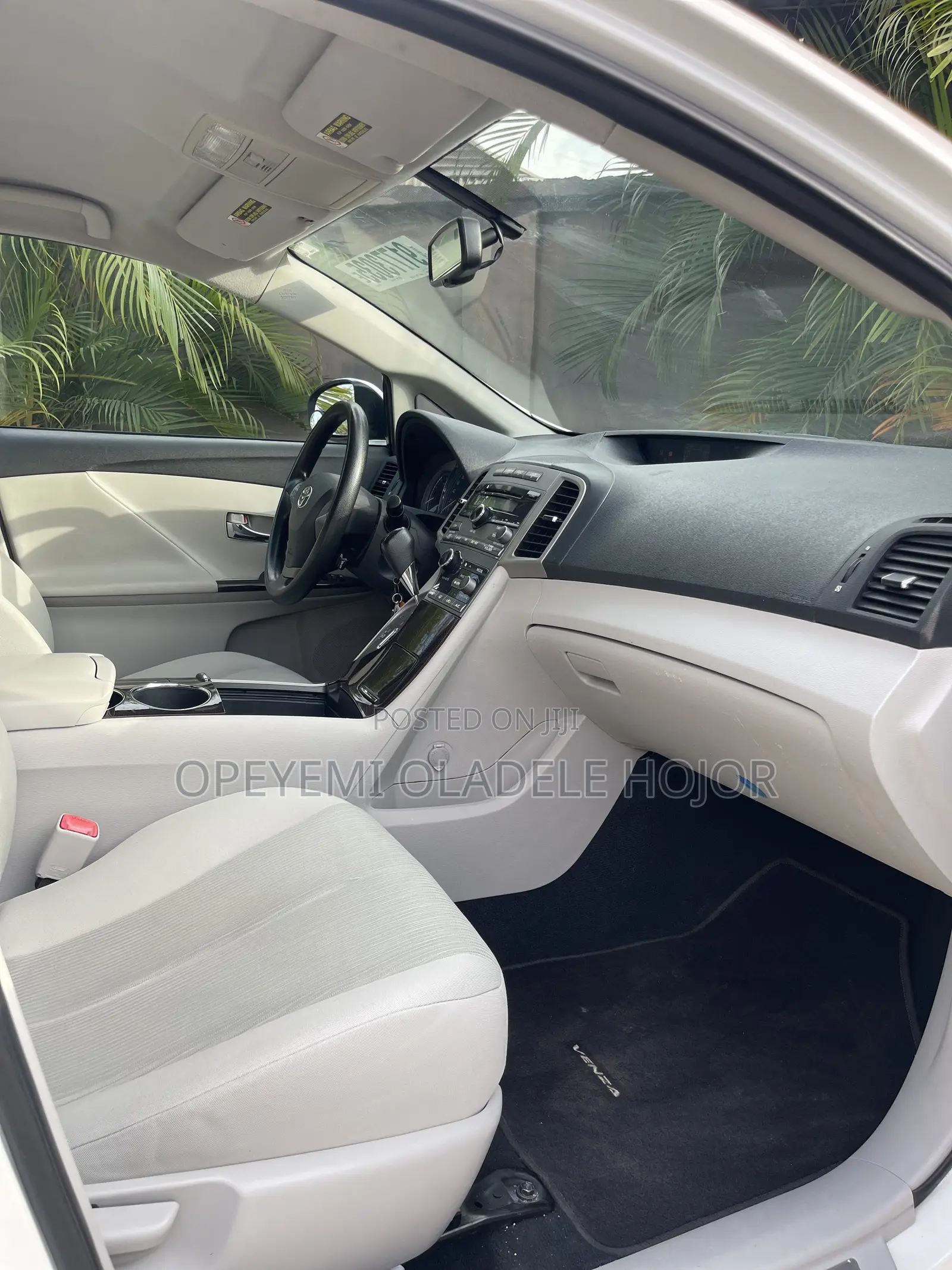 Toyota Venza LE 2010 White