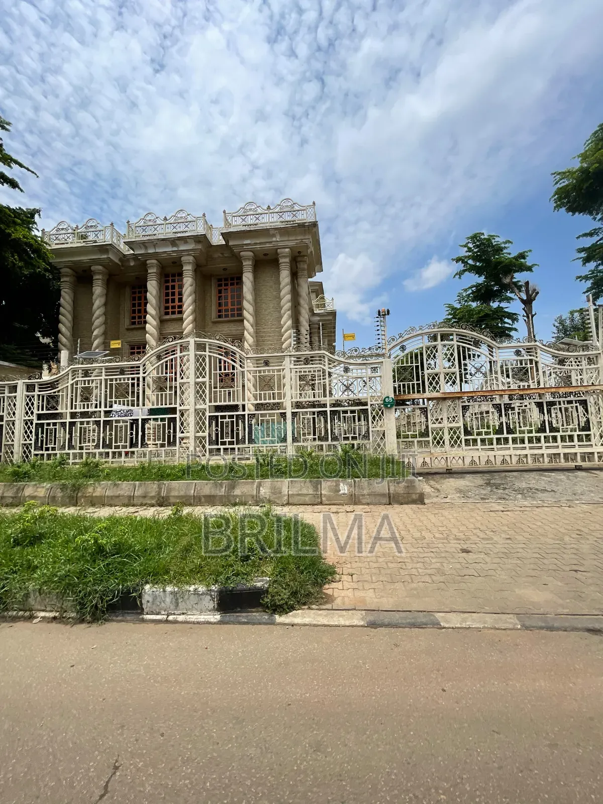 Commercial Space in Wuse 2 for Rent