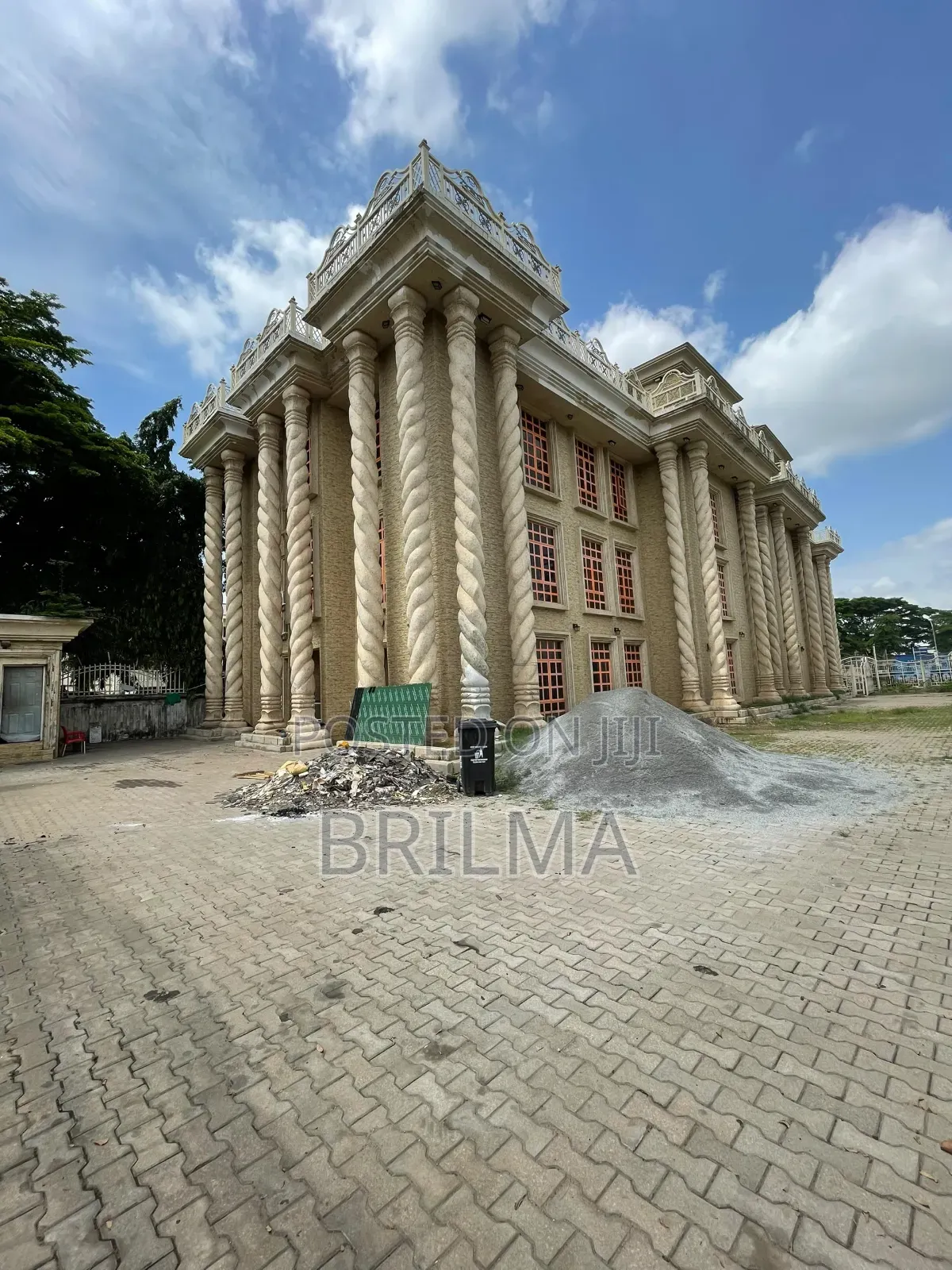 Commercial Space in Wuse 2 for Rent