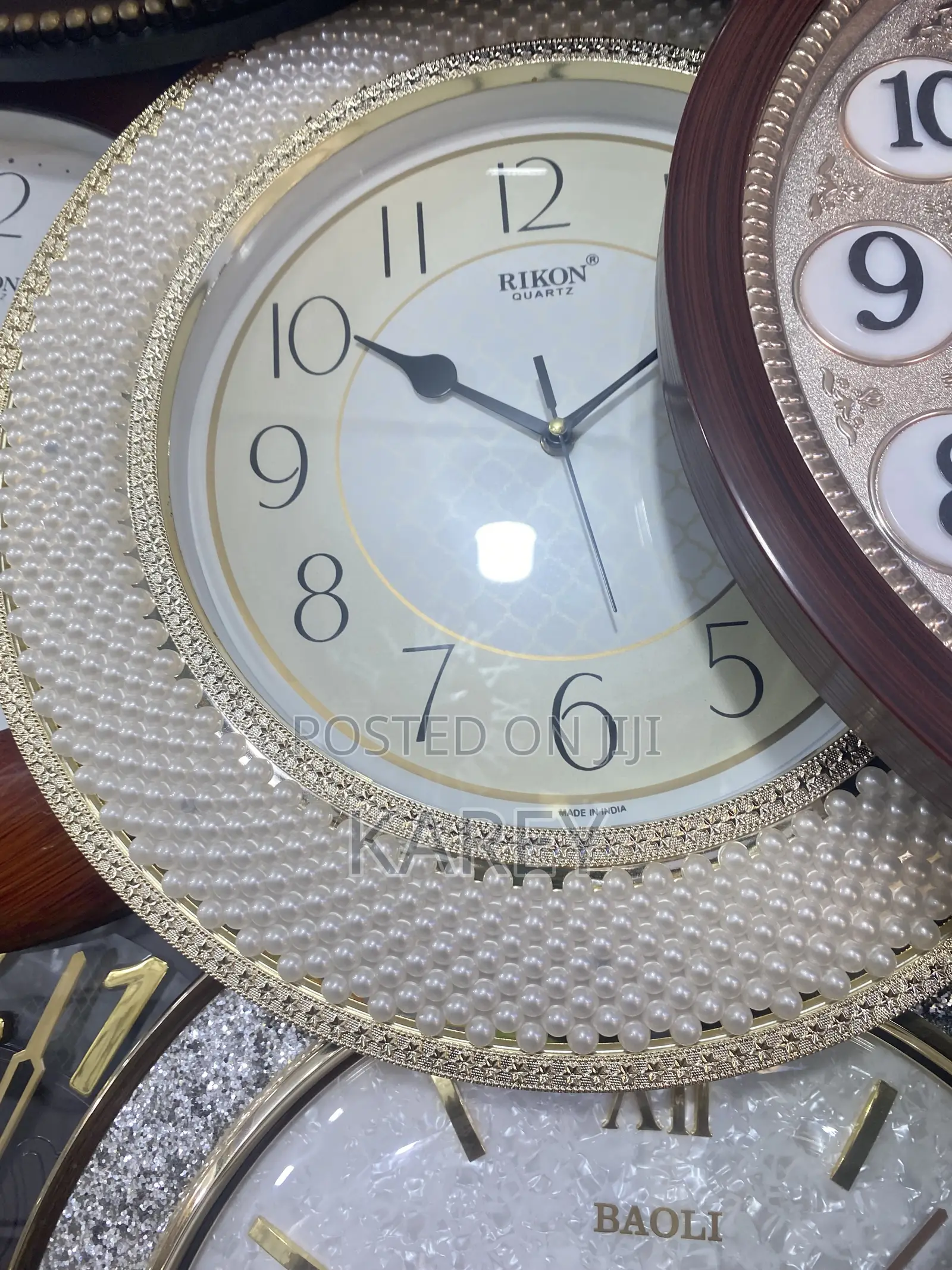 Fancy Beautiful Clocks For Homehall Placement Eye Catchy,Long Lasting