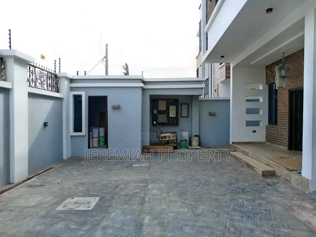 5bdrm Duplex in Omole Estate Phase I, Berger for sale