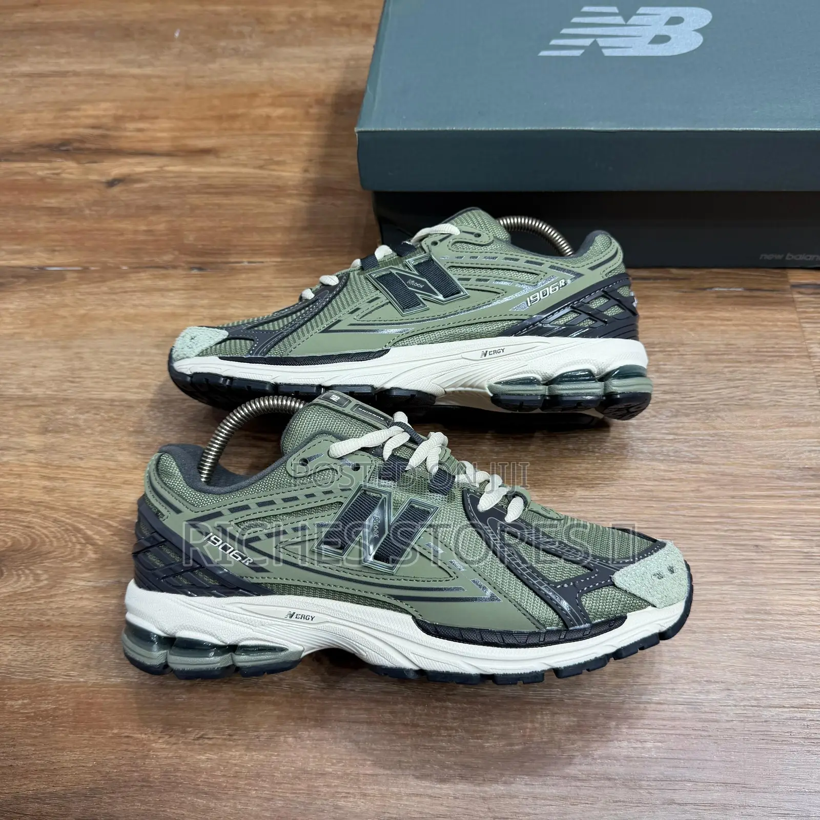 New Balance 1906r Dark Olivine/ Black Cement/ Timberwolf