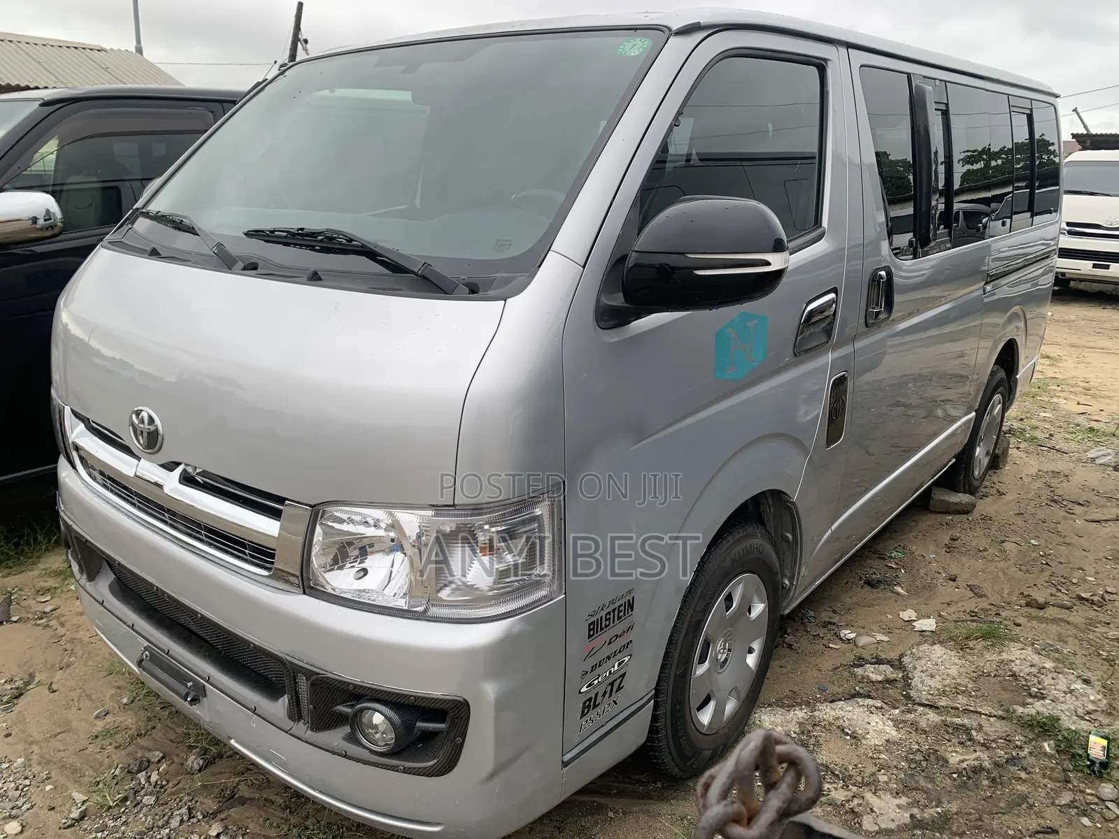 Toyota HiAce 2010 Silver