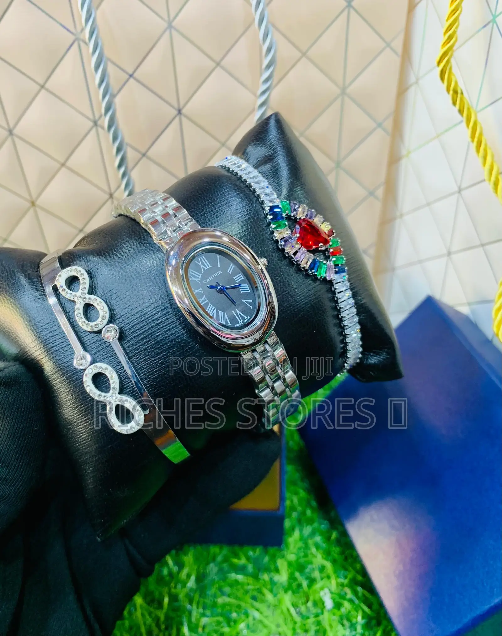 High Quality Ladies Chain Set Watch With Carrier Bag