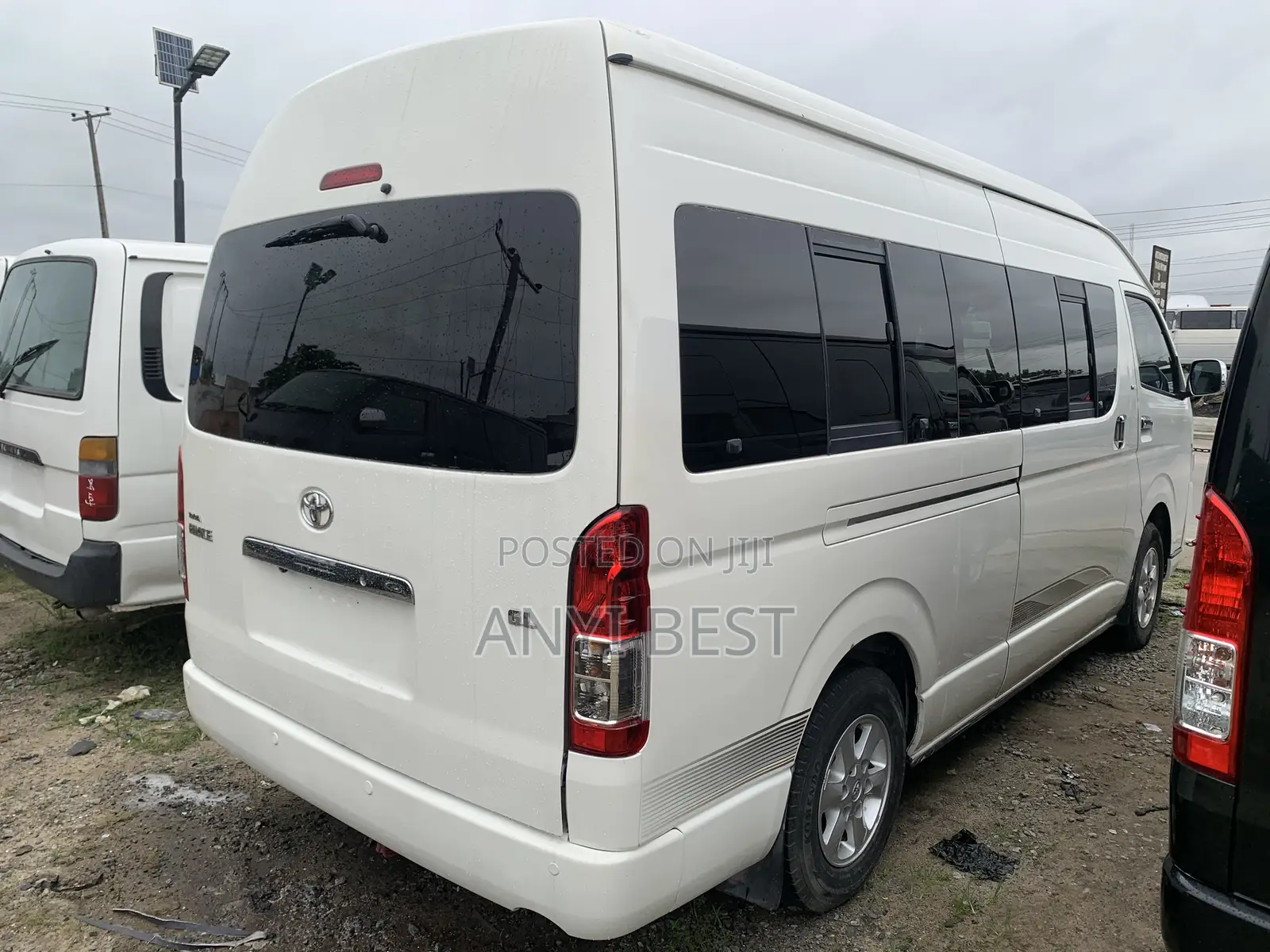 Toyota HiAce 2012 White