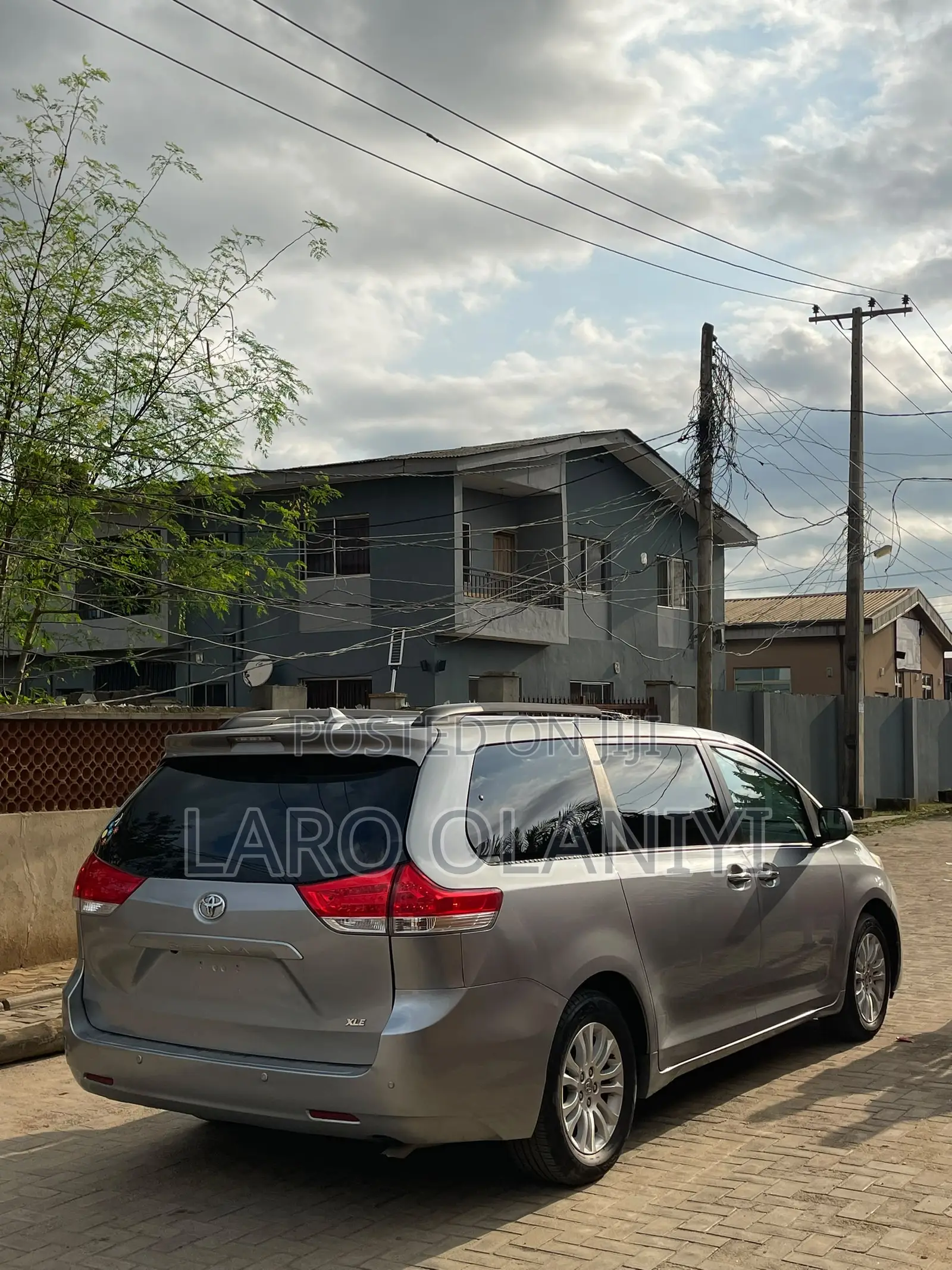 Toyota Sienna XLE 7 Passenger 2011 Gray