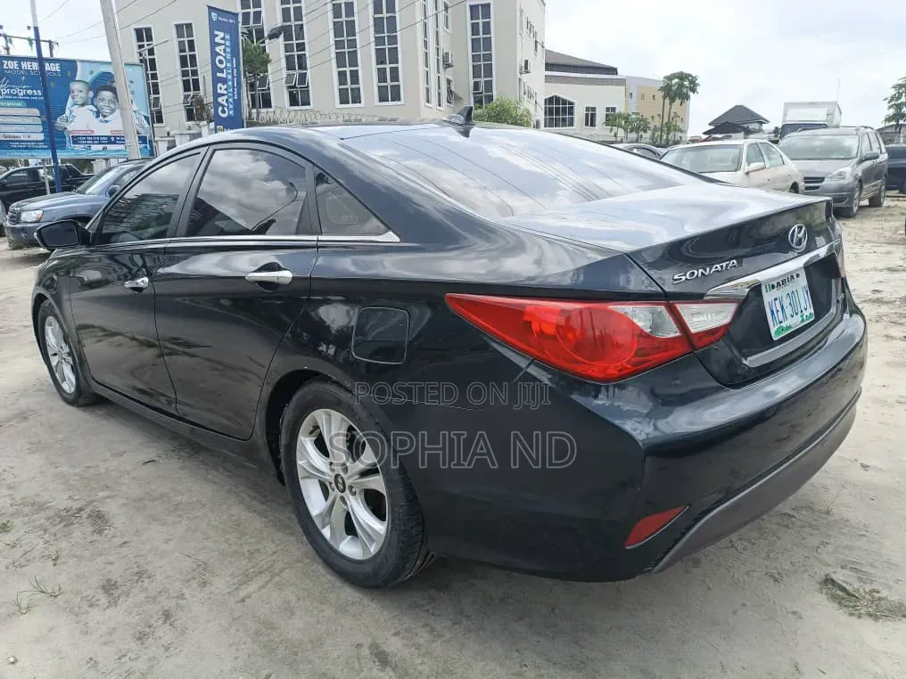 Hyundai Sonata 2013 Black